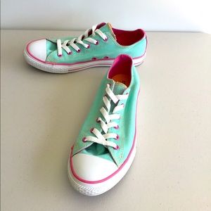 Women’s Converse All Star Sneakers Size 9